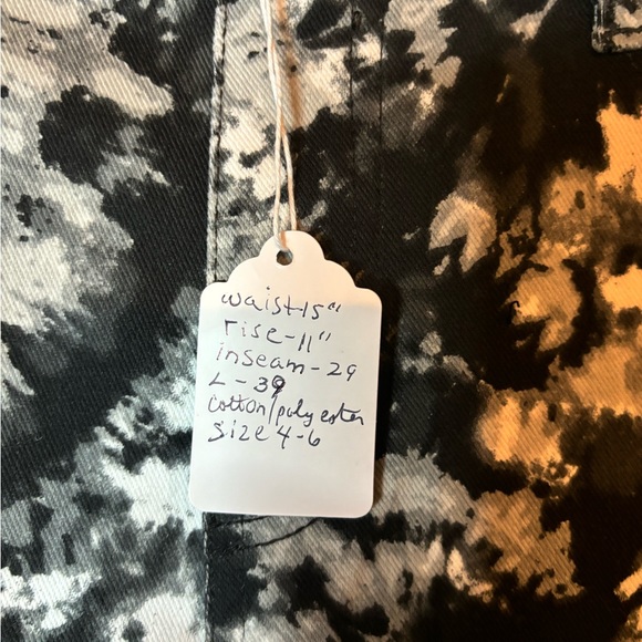 Black& White Printed Tights Size 4/6- Stylish and Comfortable - Picture 10 of 10